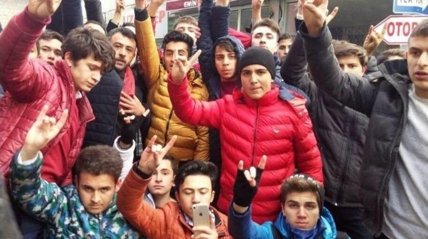 Kayseri&rsquo;de Hdp Binasına Saldırı
