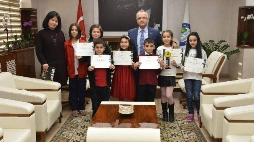 Gen&ccedil; Piyanoculardan S&uuml;rpriz Ziyaret