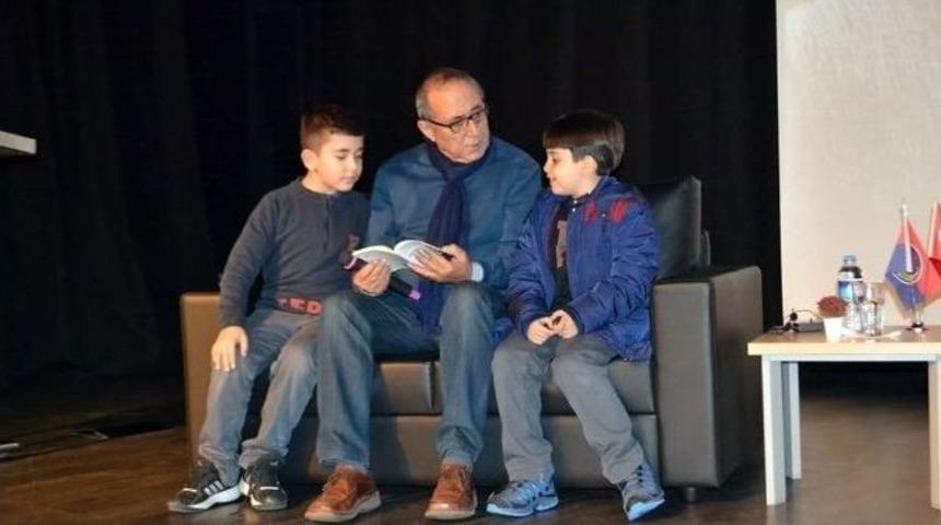 Şair Ataol Behramoğlu&rsquo;na Malatya&rsquo;da İlgin&ccedil; Hediye