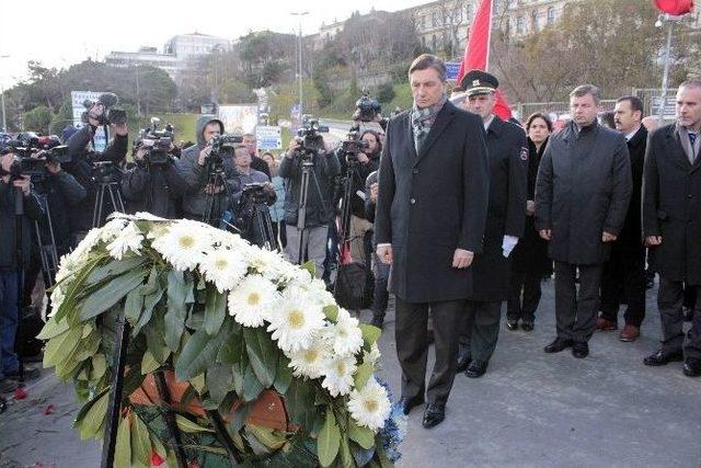 Slovenya Cumhurbaşkanı Pahor, Şehitler Tepesi’ni Ziyaret Etti