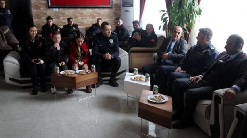 Silopi&rsquo;De &Ouml;ğrencilerden Polislere Başsağlığı Ziyareti