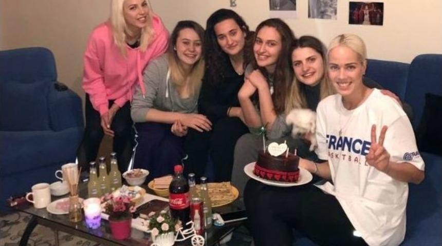 Olimpiyat G&uuml;zeline Takım Arkadaşlarından Veda Partisi