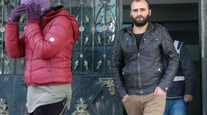 Adana&rsquo;da Başkasının Yerine Ehliyet Sınavına Giren 10 Kişi Yakalandı