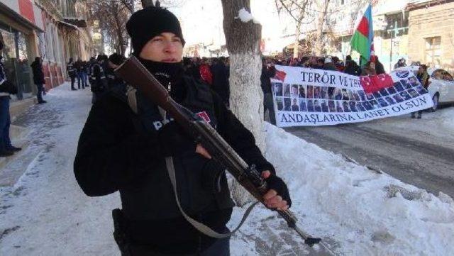 Eksi 13 Derecede Teröre Lanet Yürüyüşü