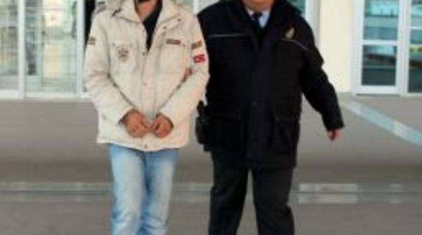 Katil Zanlısı, Olay Sonrası Kameralara G&uuml;l&uuml;msedi