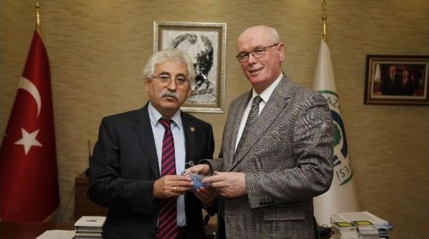 Milletvekili T&uuml;m, Başkan Kurt&rsquo;u Ziyaret Etti