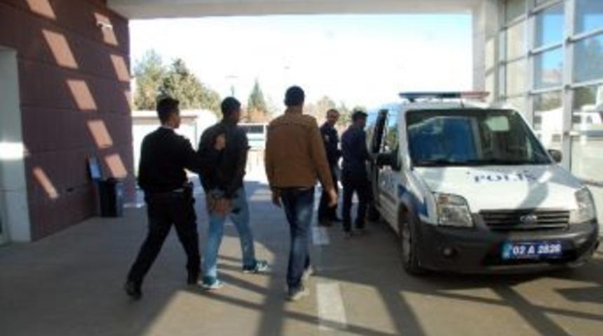 Başkasının Yerine Sınava Girenler Yakayı Ele Verdi
