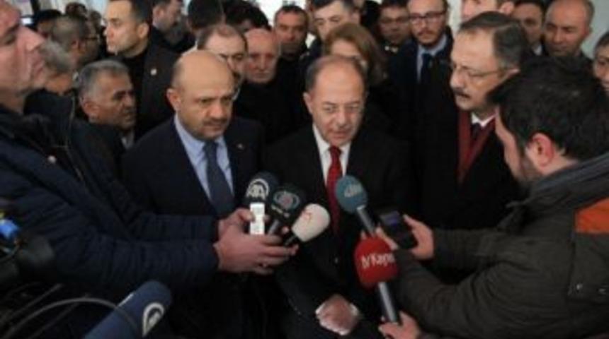 Sağlık Bakanı Akdağ, Yaralı Askerleri Ziyaret Etti