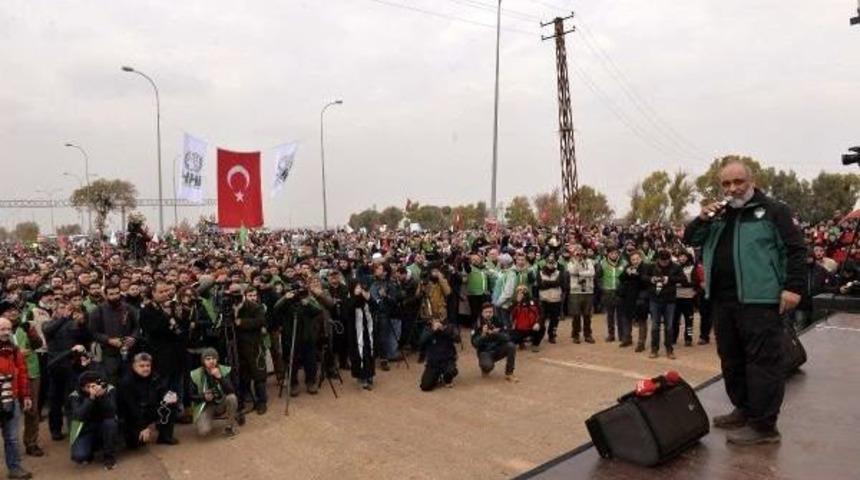 Sınırda Halep'e Destek Mitingine 25 Bin Kişi Katıldı
