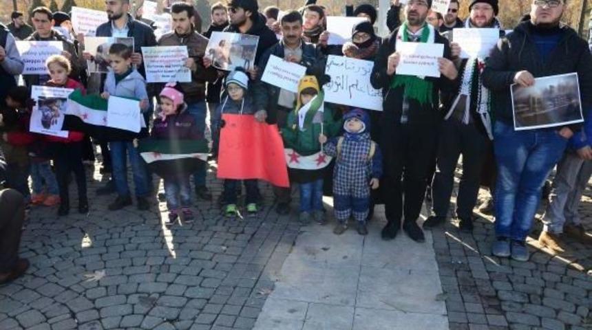 Suriyelilerden Halep Protestosu