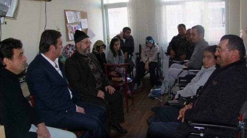 Başkan G&ouml;kce&rsquo;den Engellilere Anlamlı Ziyaret
