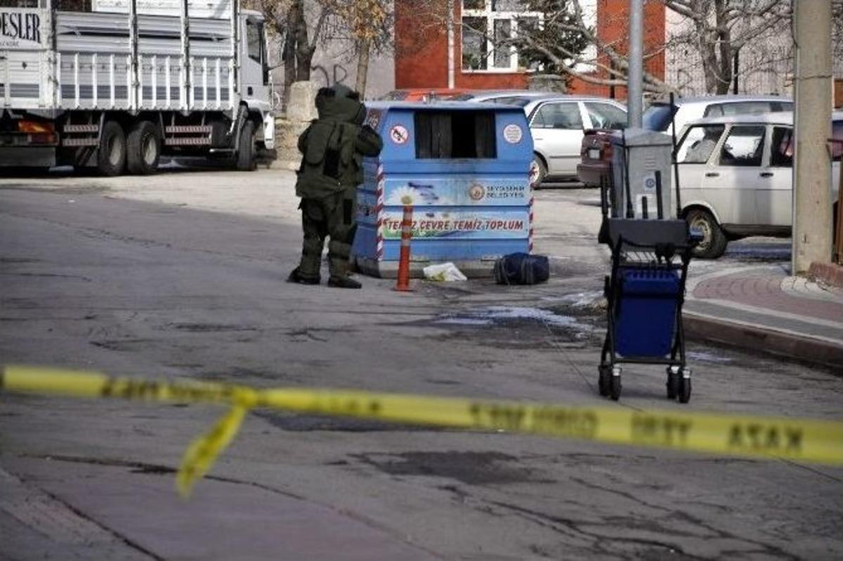Elindeki Valizle Şehrin En Kalabalık Yerini Soran Şahıs Paniğe Neden Oldu