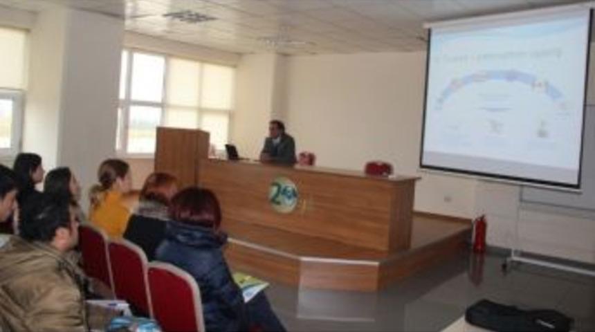 Burhaniye&rsquo;de E-ticaret Konulu Seminer D&uuml;zenlendi