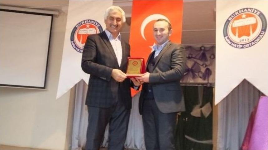 Burhaniye&rsquo;de &rsquo;namazla Diriliş&rsquo; Konulu Seminer İlgi G&ouml;rd&uuml;
