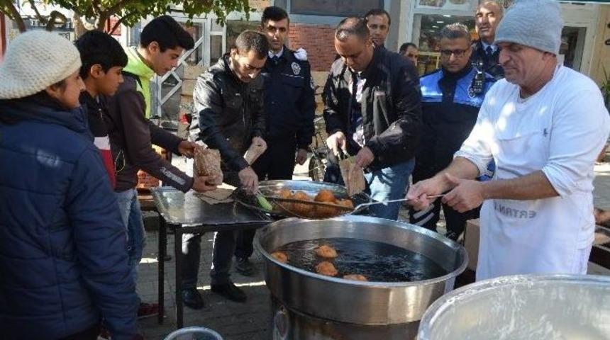 Emniyet M&uuml;d&uuml;rl&uuml;ğ&uuml; Şehitler İ&ccedil;in Lokma D&ouml;kt&uuml;rd&uuml;