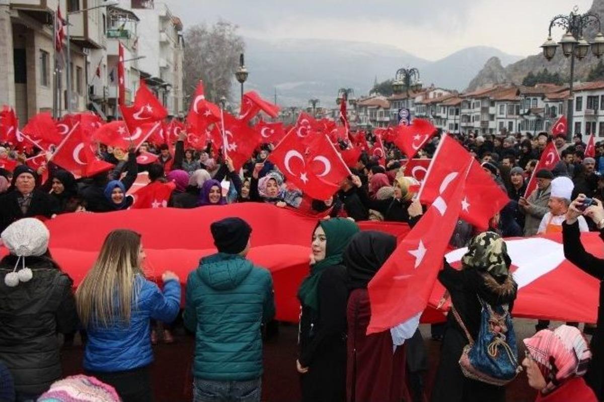 Ter&ouml;re Tepki, Asker Ve Polise Dua