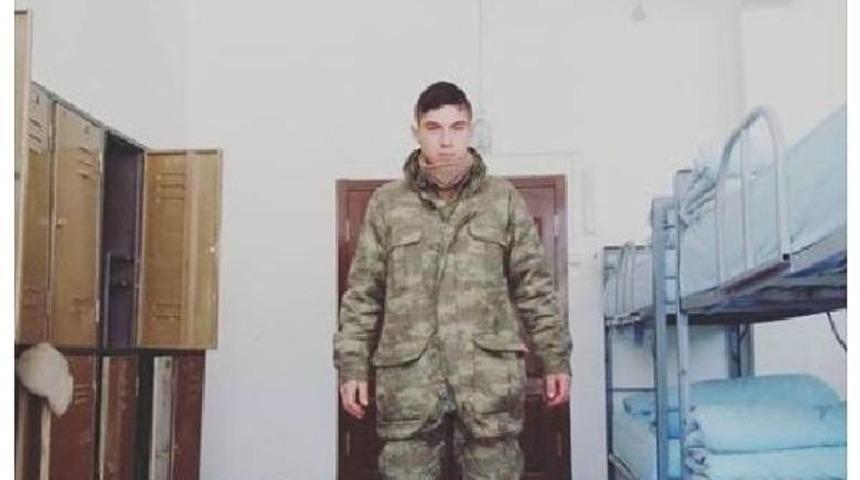 Birlikte &Ccedil;ıktıkları &Ccedil;arşı Izninde Şehit D&uuml;şt&uuml;ler