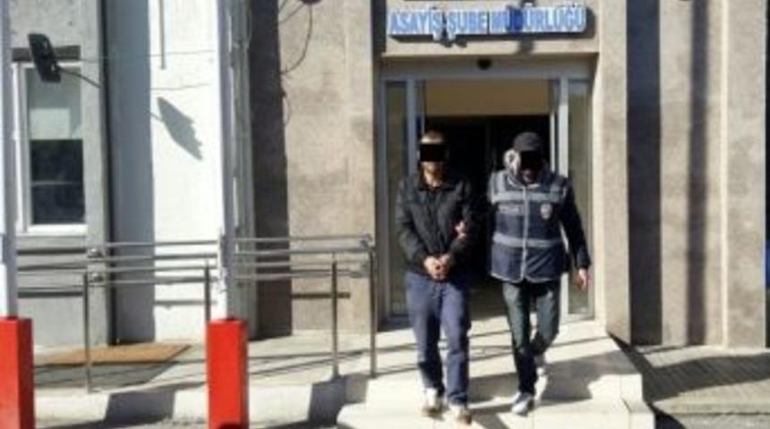 Kadının Elinden Cep Telefonu &Ccedil;alan Ş&uuml;pheli Yakalandı