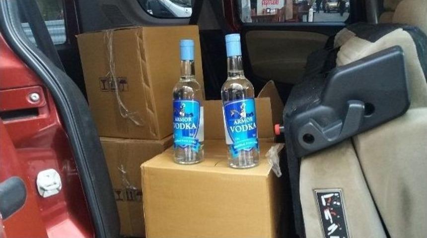 Ka&ccedil;ak İ&ccedil;kicilere Polisten Darbe