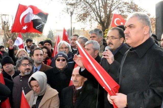 Uşak’ta Terör Olayları Protesto Edildi