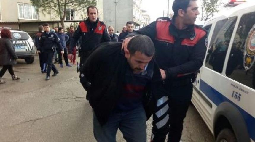 Polise Ateş A&ccedil;an Hırsızlık Ş&uuml;phelileri Kovalamacada Yakalandı