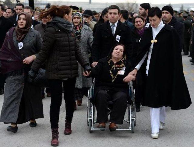 Şehidin Kardeşinden 7 Yaşındaki Şehit Kızına: Bak Yavrum Aslan Gibi Baban Geliyor, Selam Ver