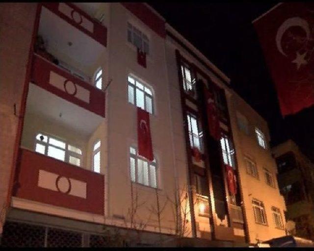 Kayseri Şehidinin Bayrampaşa daki Baba Ocağına Ateş Düştü 1