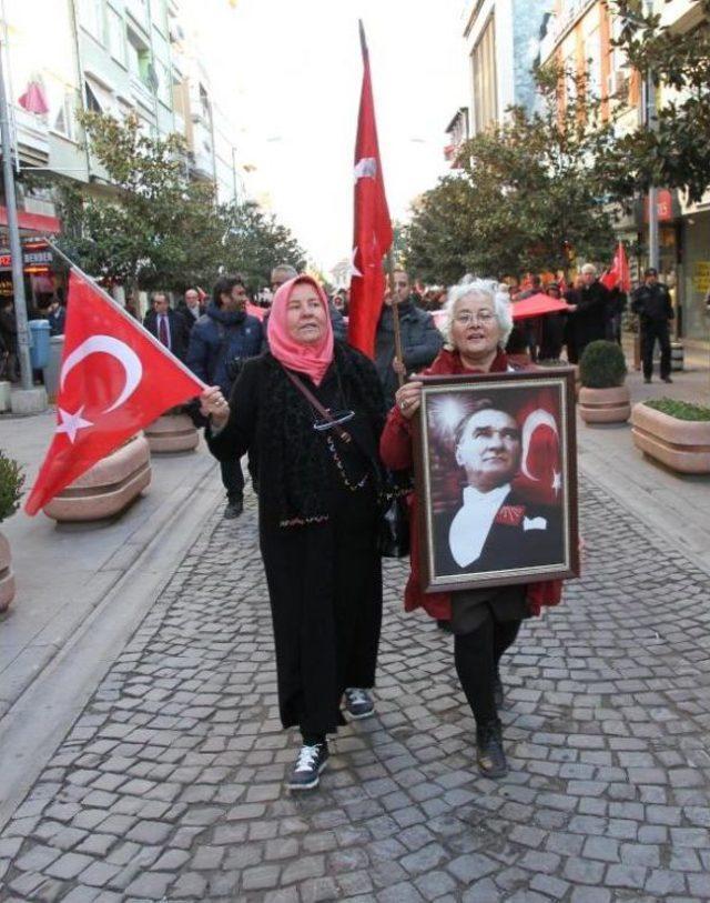 Balıkesir Chp'den Teröre Lanet Yürüyüşü