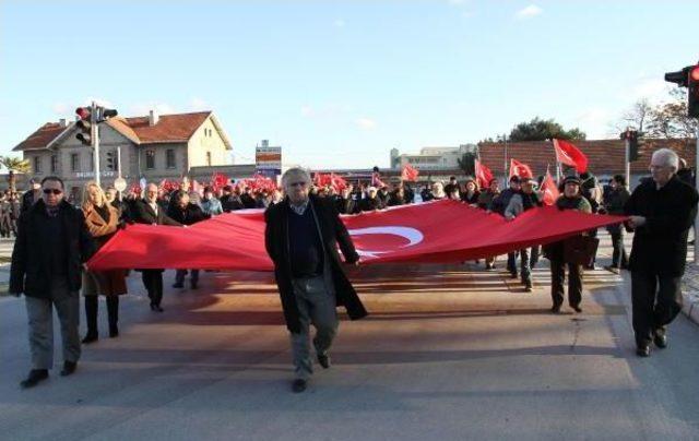 Balıkesir Chp'den Teröre Lanet Yürüyüşü