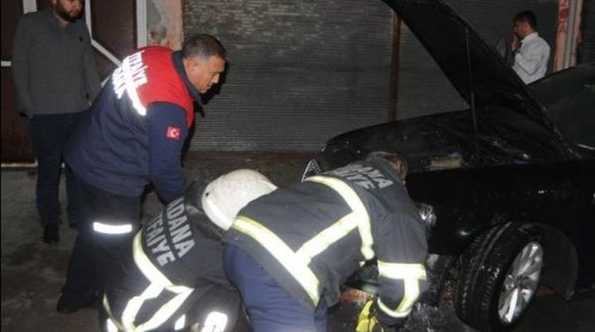 Adana'da Otomobil Kundaklandı