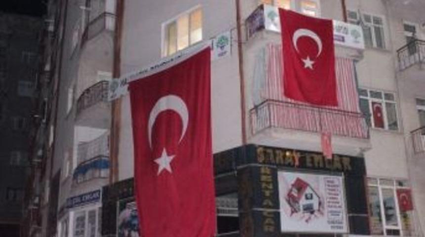 Kırşehir&rsquo;de Hdp Binasına Ter&ouml;r Operasyonu: 22 G&ouml;zaltı