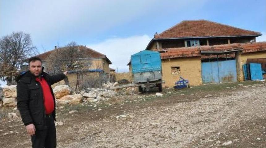 Bu K&ouml;yde Herkes Icralık