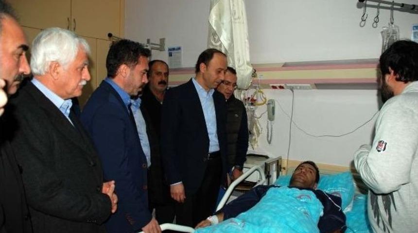 Vali Abdullah Erin Yaralı Polisleri Ve Vatandaşları Ziyaret Etti