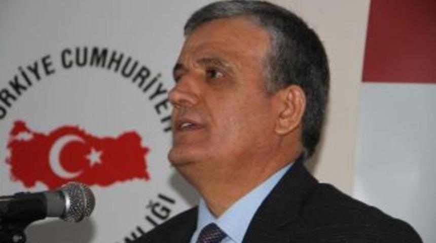 Vali &Ouml;zefe&rsquo;den Kınama