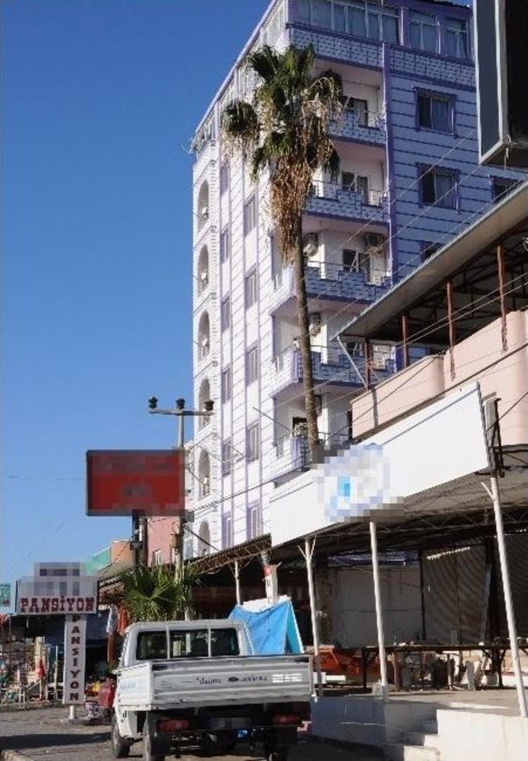 Karı Kocanın Pansiyonda Esrarengiz &Ouml;l&uuml;m&uuml;