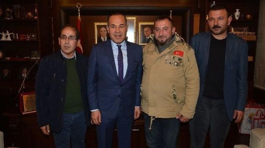 T&uuml;rkmen Komutanlardan Başkan S&ouml;zl&uuml;&rsquo;ye Ş&uuml;kran Ziyareti