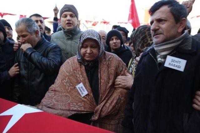 Kayseri Şehidi  Onbaşı Için Evinin Önünde Helallik Alındı