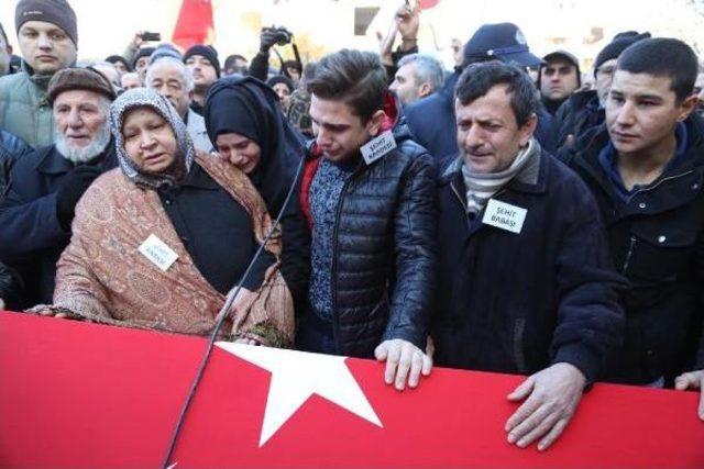 Kayseri Şehidi  Onbaşı Için Evinin Önünde Helallik Alındı