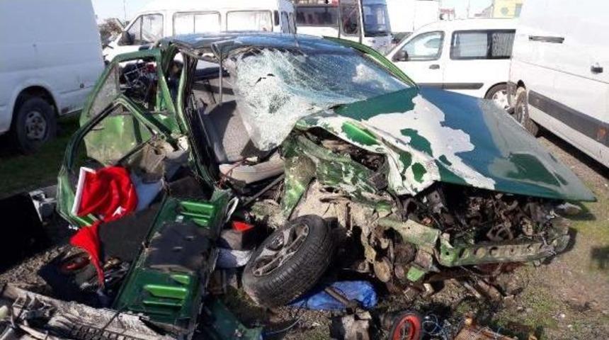 &Ccedil;orlu'da Trafik Kazası: 2 &Ouml;l&uuml;