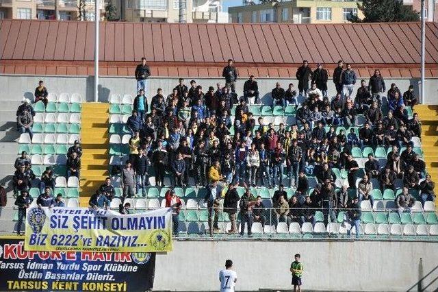 Tarsus İdman Yurdulu Futbolcuları Asker Selamıyla Sahaya Çıktı