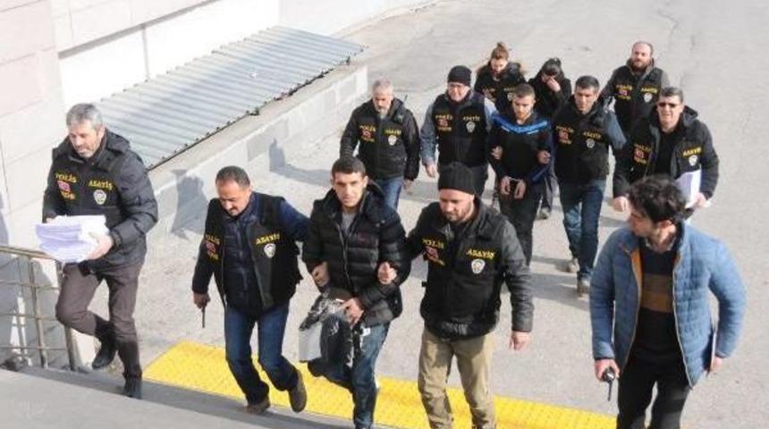 Kasa Hırsızlarını G&uuml;venlik Kamerası Ele Verdi