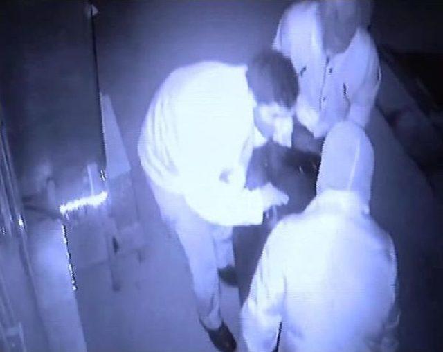 Kasa Hırsızlarını G&uuml;venlik Kamerası Ele Verdi 2