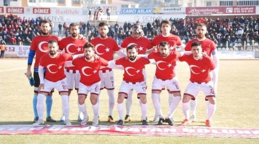 Tokatspor Sahaya Ay-yıldızlı Tiş&ouml;rtle &Ccedil;ıktı