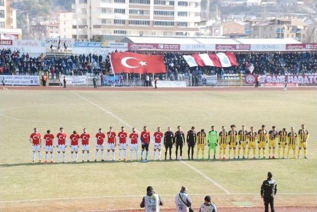 Tokatspor Sahaya Ay-yıldızlı Tiş&ouml;rtle &Ccedil;ıktı 2