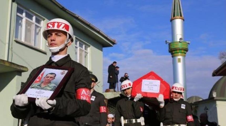 Kayseri Şehidi Onbaşı I&ccedil;in Evinin &Ouml;n&uuml;nde Helallik Alındı (2)