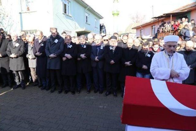 Kayseri Şehidi Onbaşı Için Evinin Önünde Helallik Alındı (2)