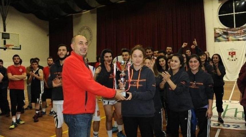 T&uuml;rkiye &Uuml;niversiteler Arası 2. Lig Basketbol Şampiyonası Sona Erdi
