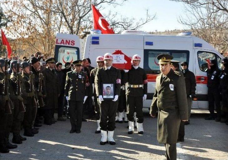 Afyonkarahisar Şehidini Son Yolculuğuna Uğurladı G2