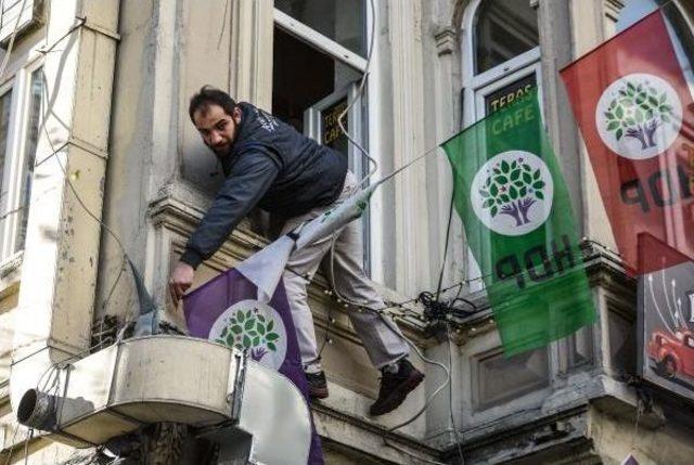 Hdp Şişli Binası Önünde Gösteri