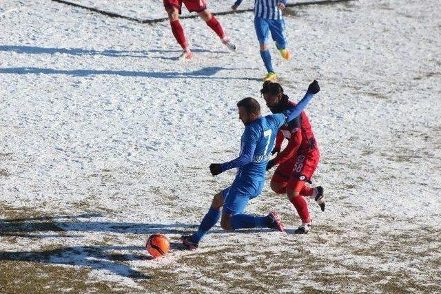 Niğde Belediyespor Evinde Sarıyerspor’e Direnemedi